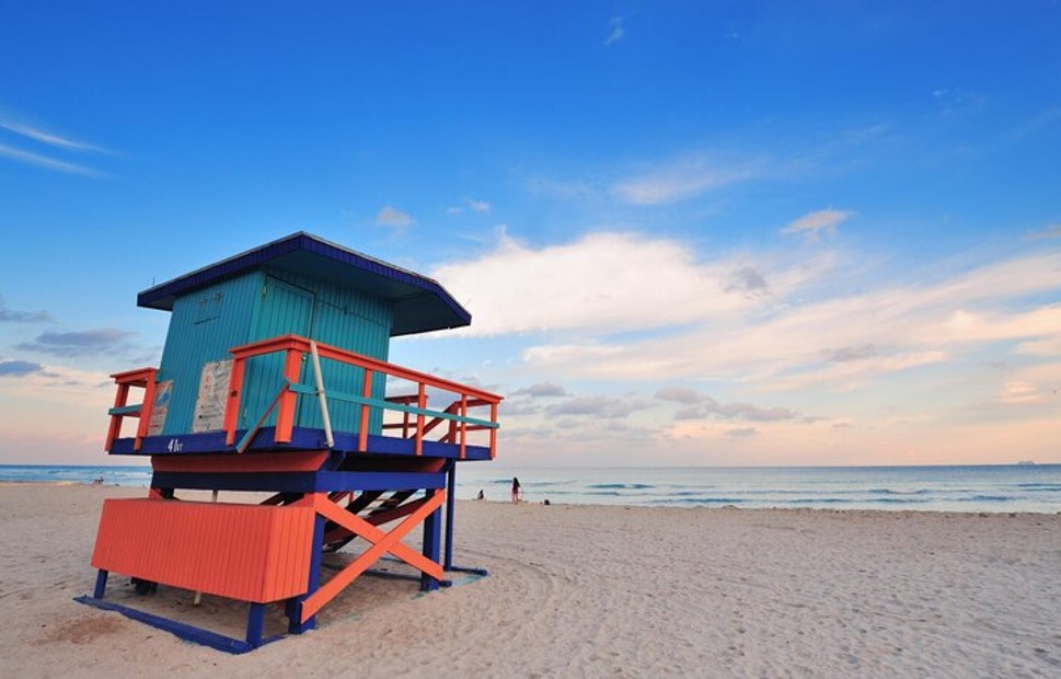 lifeguard tower on the beach