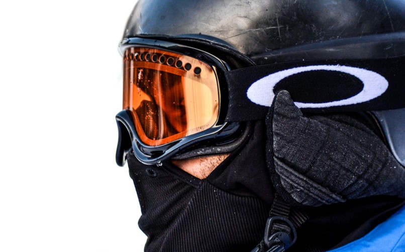 man wearing skiing goggles